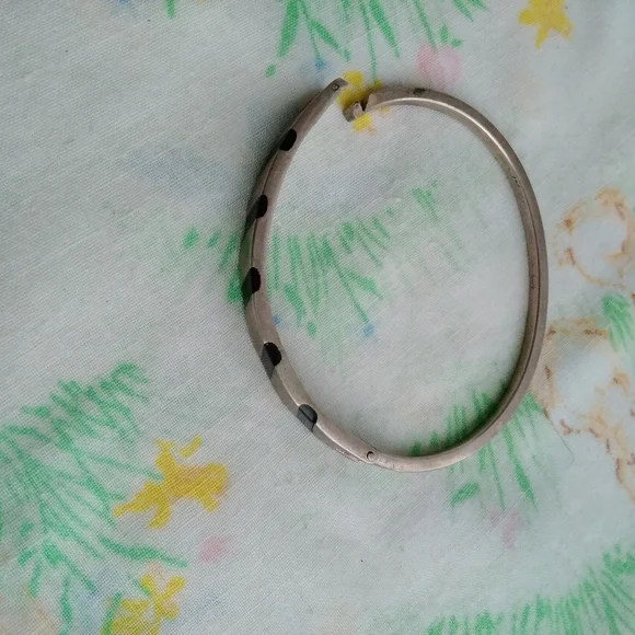 Vintage Silver Onyx Hinge Bracelet - Picture 7 of 12